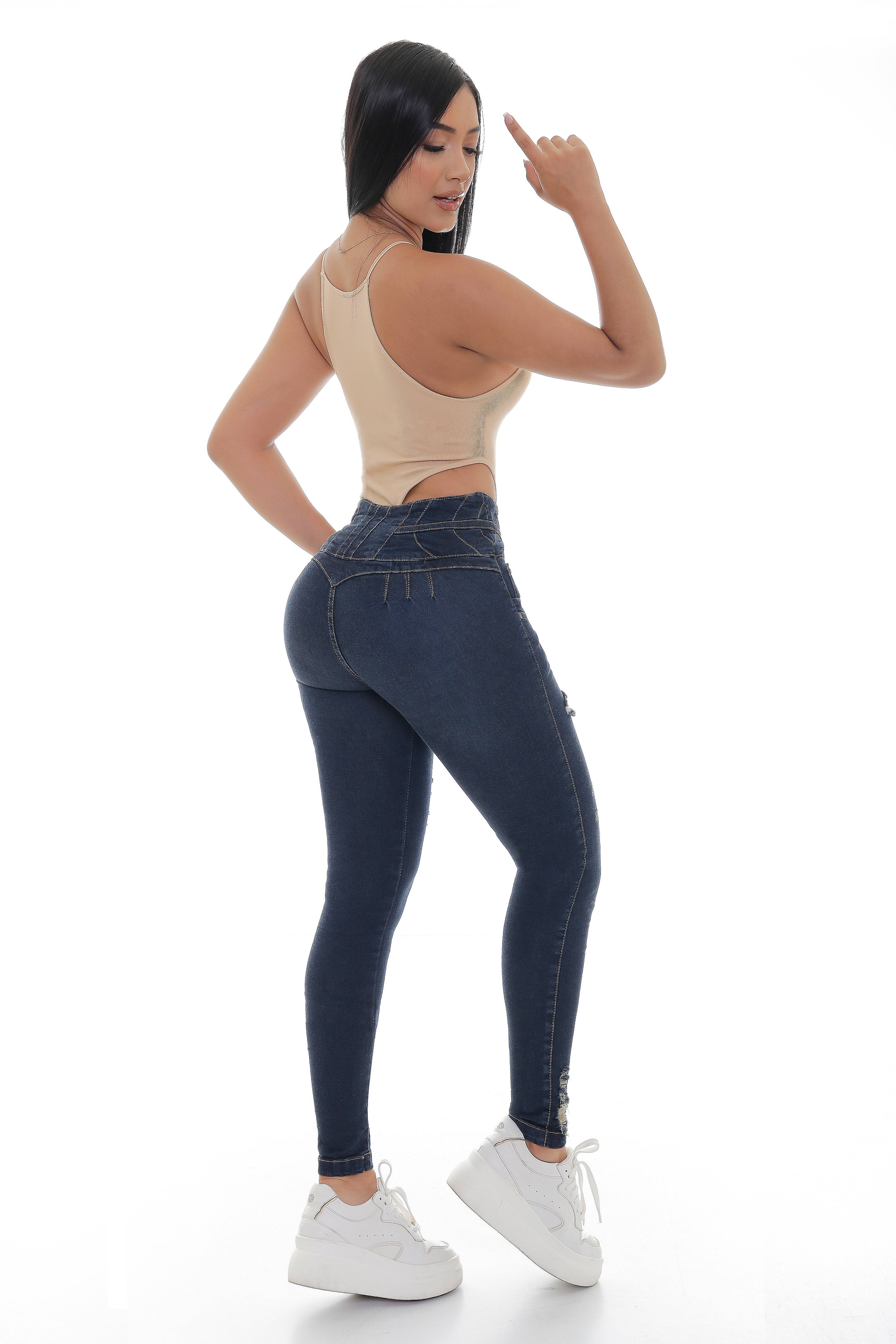 Jeans levanta cola con bolsillos hot sale